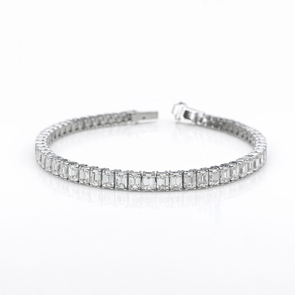Emerald Shape 0.19 up FG VVS-VS - 18K White Gold Tennis Bracelet