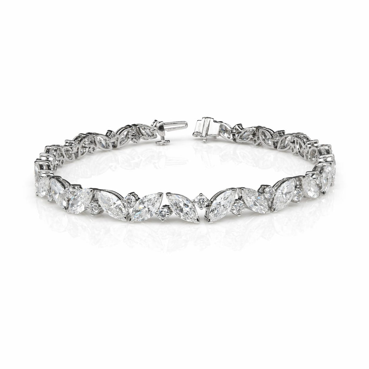 Marquise & Round Shape 0.32 up FG VS - 18k White Gold Tennis Bracelet