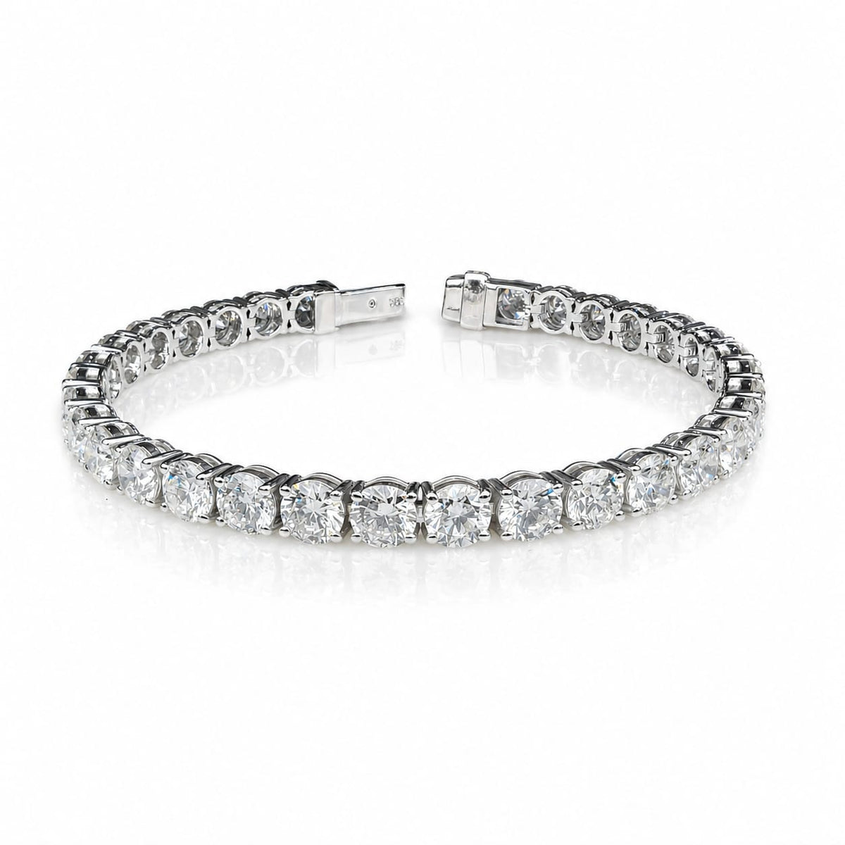 Round Shape 0.50 up EF VS - 18K White Gold Tennis Bracelet