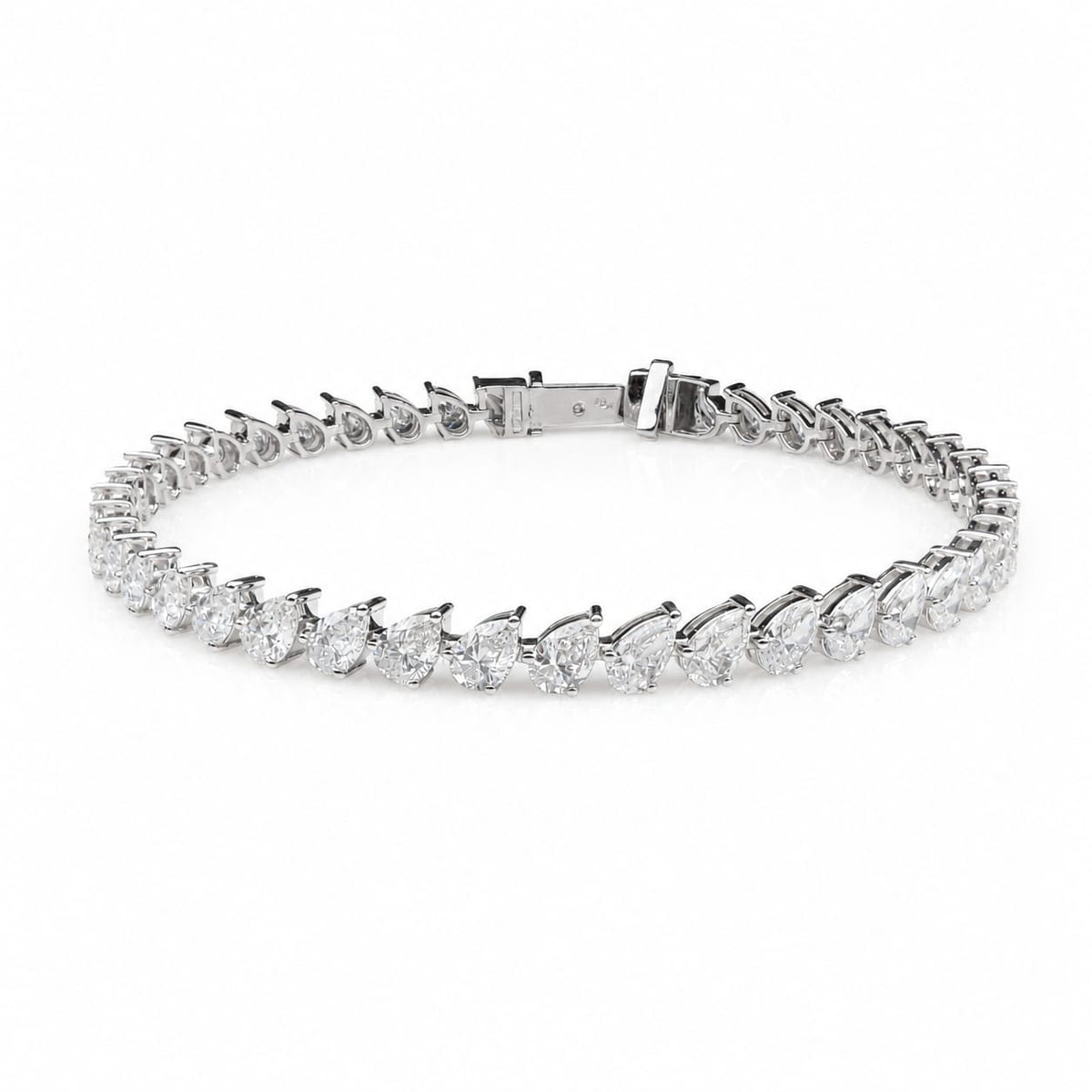 Pear Shape 0.20 up EF VVS-VS - 18K White Gold Tennis Bracelet