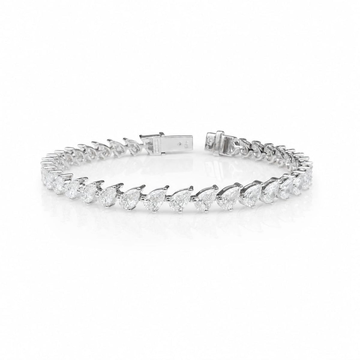 Pear Shape 0.21 up EF VS - 18K White Gold Tennis Bracelet