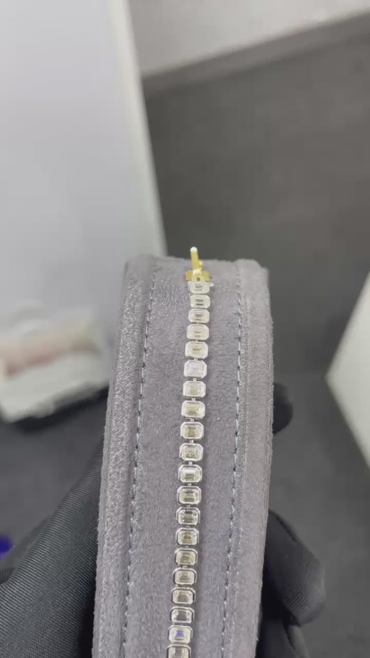 Emerald Shape 0.30 up GH VVS-VS - 18K White Gold Tennis Bracelet