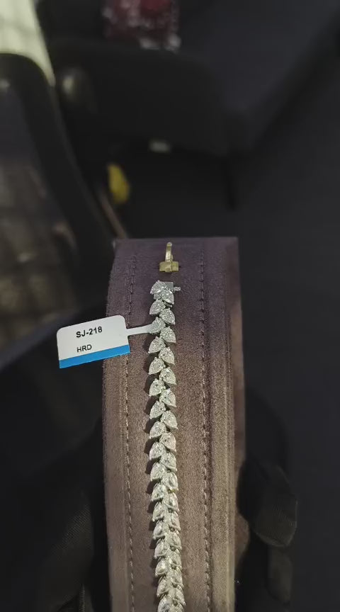 Pear Shape 0.25 up EF VVS-VS - 18K White Gold Tennis Bracelet