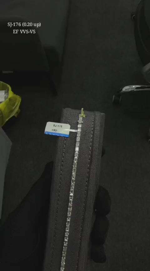 Emerald Shape 0.20 up EF VVS-VS - 18K White Gold Tennis Bracelet
