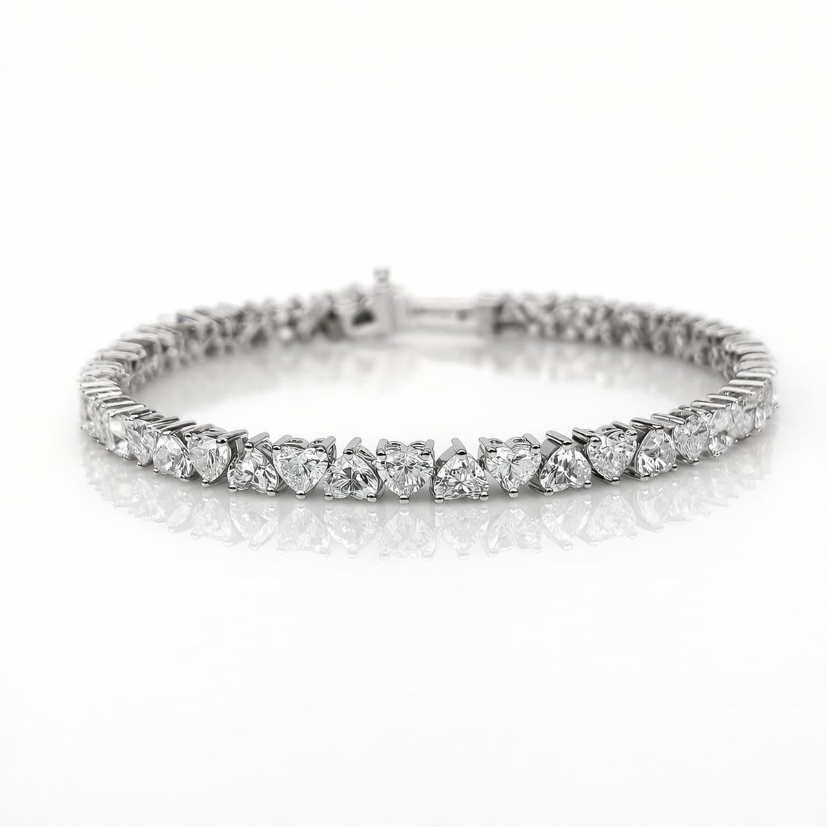 Heart Shape 0.20 up EF VVS-VS - 18K White Gold Bracelet